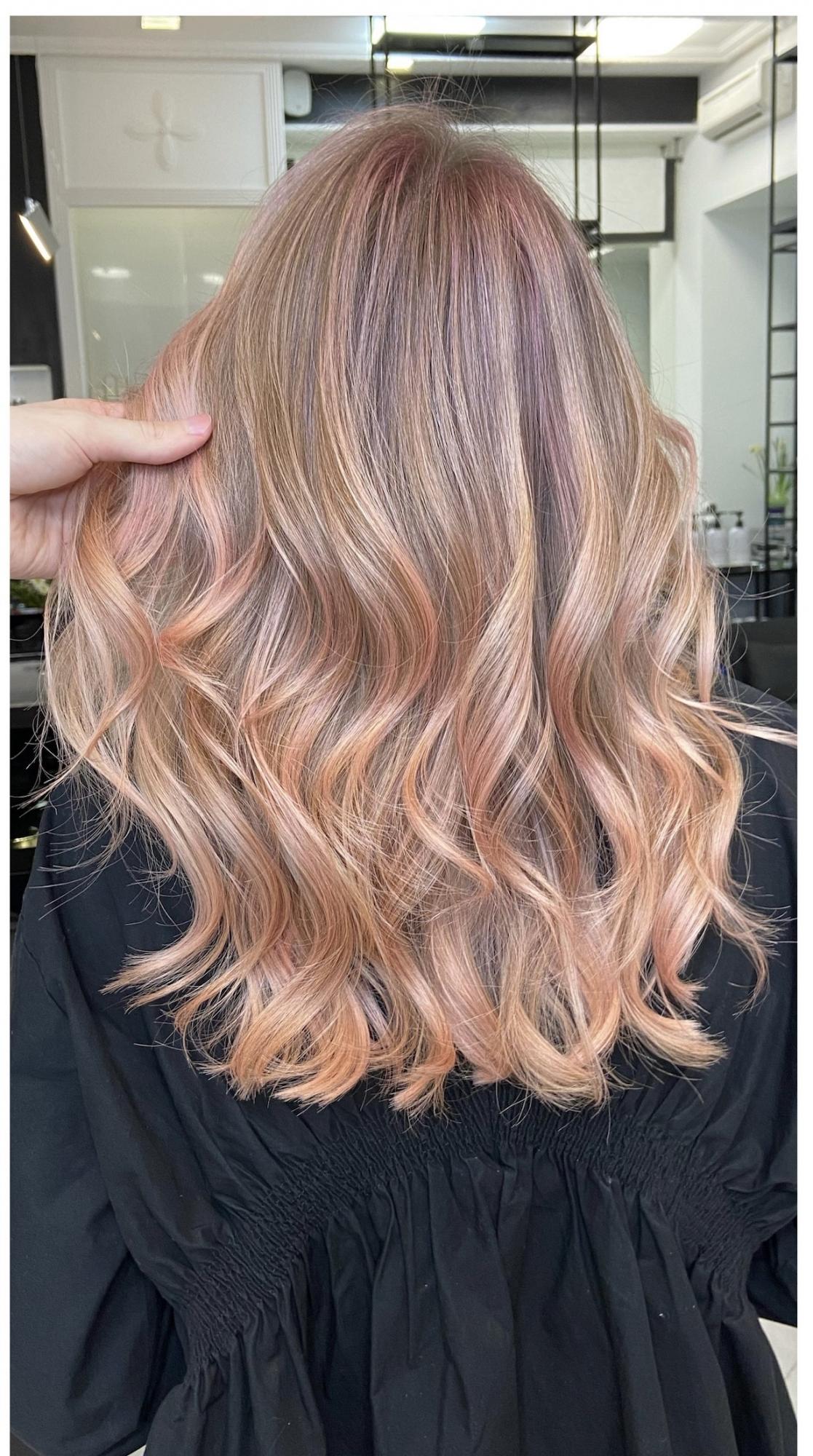 В какой цвет красить волосы: стилисты назвали тренды этой осени